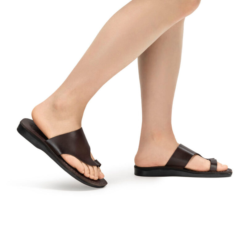 Cantarela Classic Brown Leather Toe Loop Sandals - Image 2